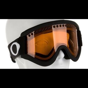 Oakley Shield Snow Goggles 🥽